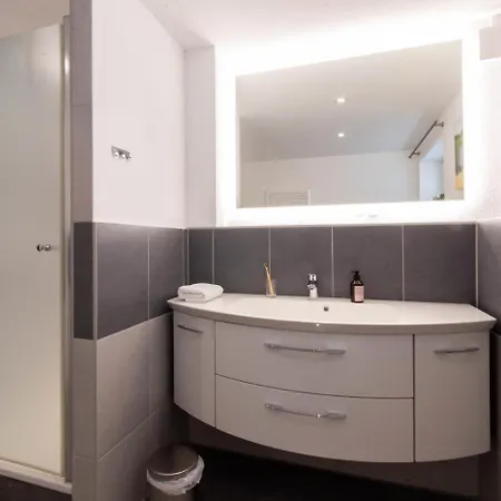 Ferienwohnung Parkidyll شقة